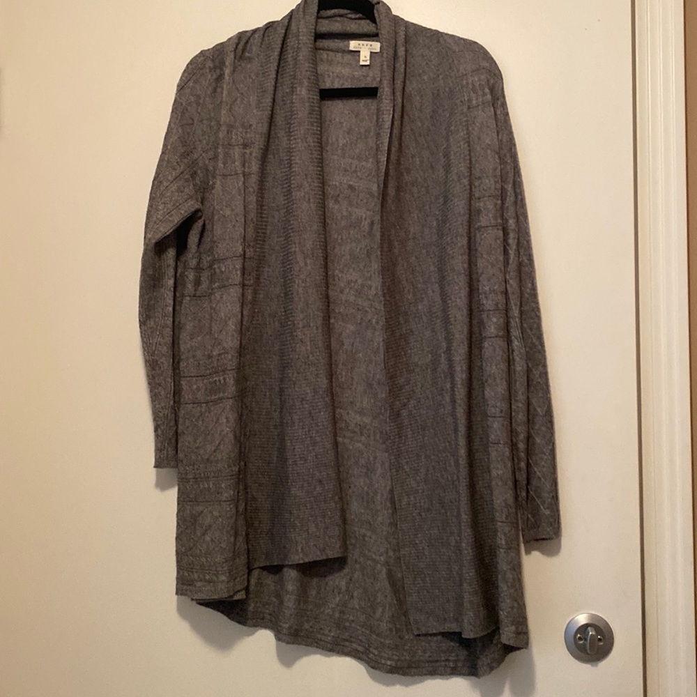 Soft Joie sz L grey cardigan with patterns